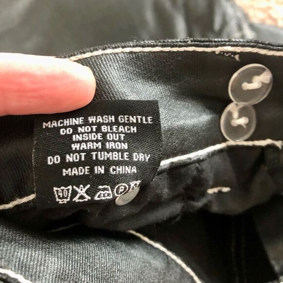 Pretty Little Thing Coated Cargo Denim with Contrast Stitching in Black Size - 4 - Picture 7 of 7